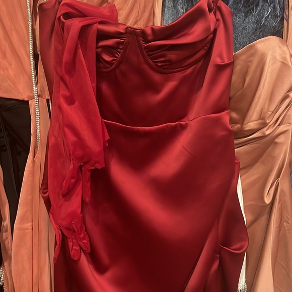 House of CB Red Wine Satin Flora Dress with matching gloves🍷 - Picture 6 of 8